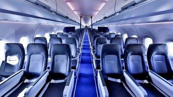 Desvían un vuelo en Estados Unidos tras apuñalamiento con un tenedor a dos menores