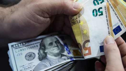 505 pesos: Increíble aumento del euro y el dólar en Cuba. Tasas de cambio de El Toque hoy