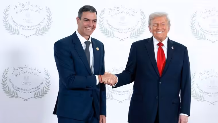 Trump a Sánchez: «Hacéis un trabajo fantástico». Así fue el cálido saludo entre Pedro Sánchez y el presidente estadounidense
