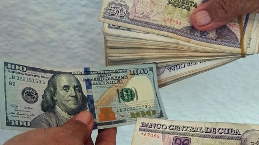 Dólar y euro por las nubes en Cuba: así amaneció el mercado informal hoy