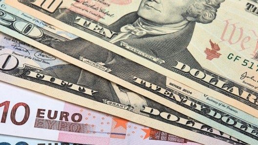 Sube el dólar y el euro en el mercado informal de divisas en Cuba: así amanecen las tasas