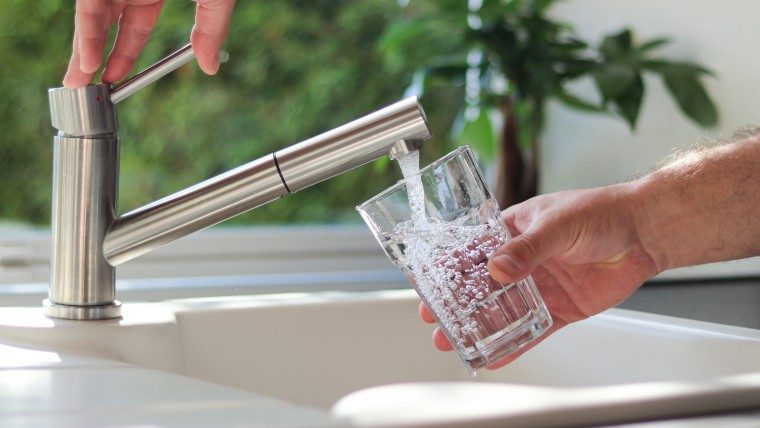 Hialeah aplicará desde noviembre un plan para reducir la factura del agua mediante un segundo medidor