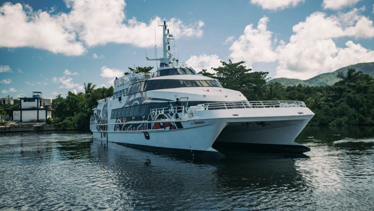 Suspenden salida del catamarán hacia la Isla de la Juventud: aviso urgente a los pasajeros