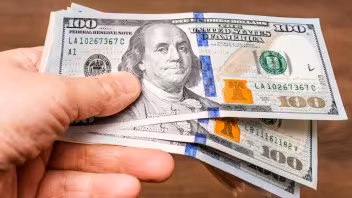 Nuevo récord en las tasas de cambio: precio del dólar se acerca a los 500 pesos