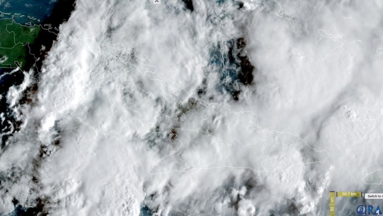 Lluvias persistentes en el centro y oriente de Cuba por influencia de una vaguada