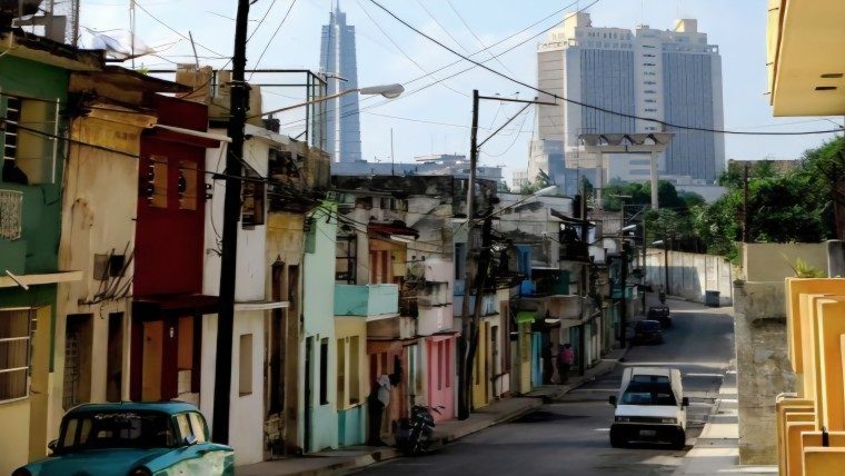 Informan sobre serias afectaciones eléctricas en La Habana por el paso del huracán Melissa en el oriente del país