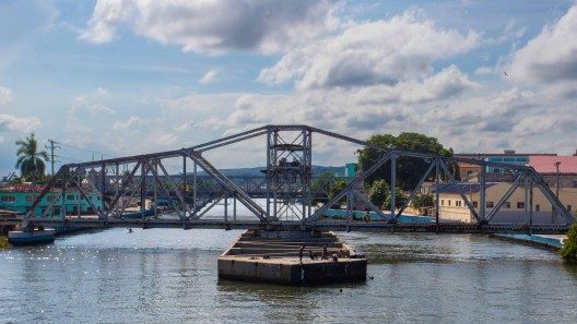 Avanza la reparación del puente ferroviario sobre el río San Juan en Matanzas