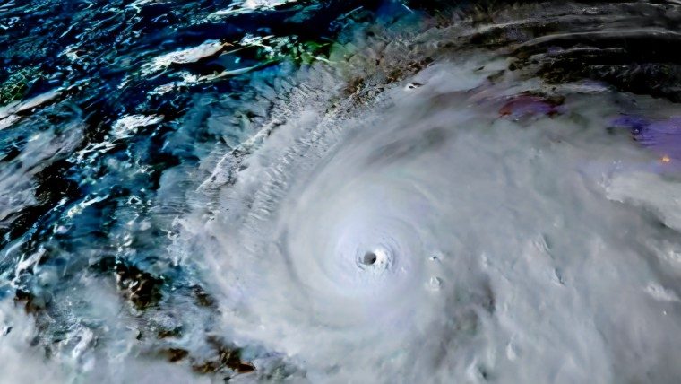 Huracán Melissa baja a categoría 4 mientras se dirige hacia Cuba