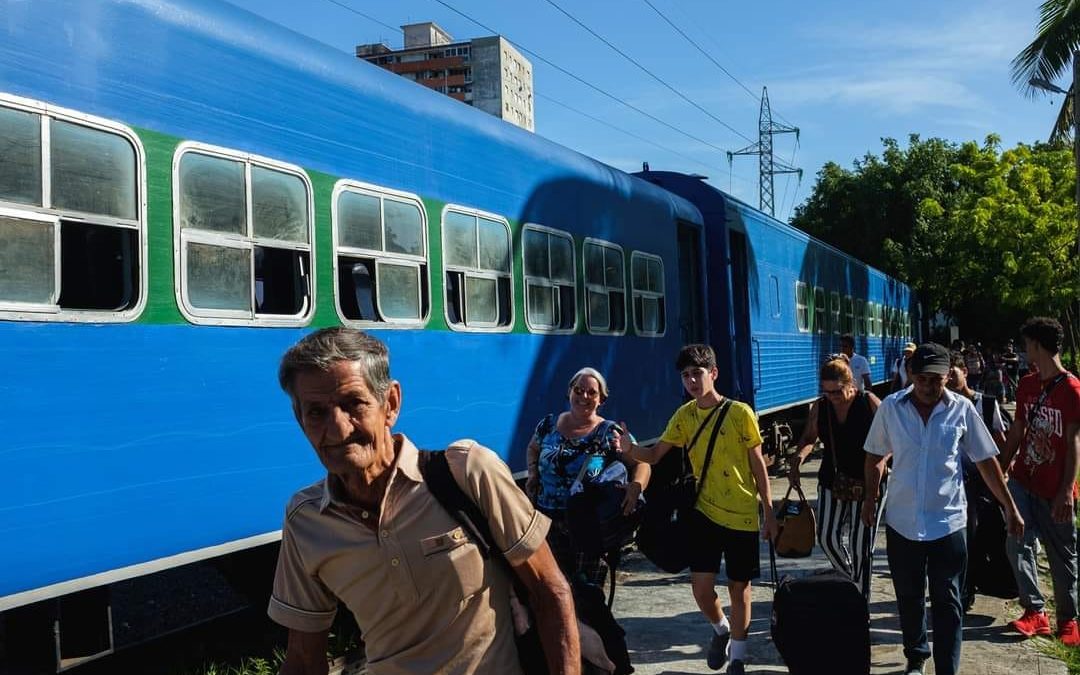 Falta de combustible agrava la crisis ferroviaria en Cuba