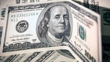 Sigue bajando el precio del dólar y el euro en el mercado informal cubano según El Toque