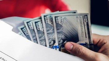 Gobierno cubano habilita nuevas cuentas para donaciones y crece la desconfianza ciudadana