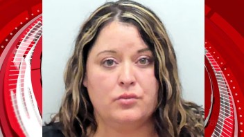 Mujer de Marathon en Florida es arrestada por lanzar un cuchillo a su novio tras un pago móvil de cinco dólares