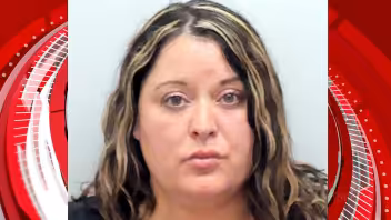 Mujer de Marathon en Florida es arrestada por lanzar un cuchillo a su novio tras un pago móvil de cinco dólares