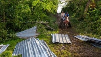 redes materiales construcción damnificados
