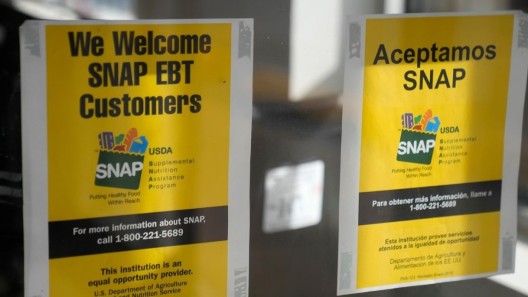 Trump desafía a los jueces y congela la ayuda del SNAP: millones podrían quedarse sin comer