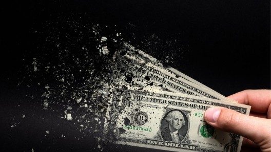 Tras días de caída, el dólar se estabiliza en el mercado informal cubano