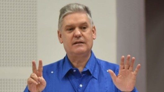 Cierra el juicio por espionaje de exministro cubano Alejandro Gil en absoluto secretismo
