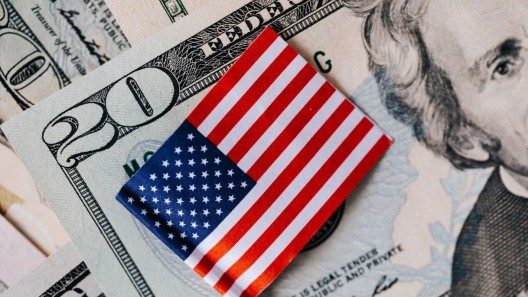 Advierten sobre estafa usando promesas falsas de cheques de $2,000
