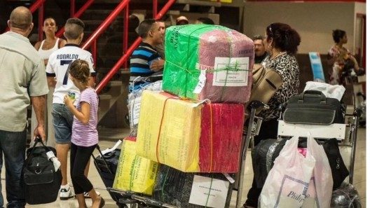 Caos, calor y maletas perdidas: Aeropuerto de La Habana vuelve a quedar en evidencia