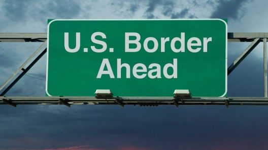 Senador cubanoamericano de Miami denuncia que ICE arresta a inmigrantes con casos activos