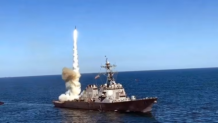 Trump asegura que ya tomó una decisión sobre Venezuela en medio del mayor despliegue militar en el Caribe en décadas