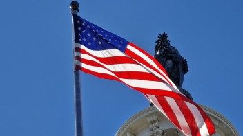 Senado de Estados Unidos trabajará el fin de semana para intentar poner fin al cierre del gobierno