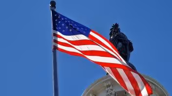 Senado de Estados Unidos trabajará el fin de semana para intentar poner fin al cierre del gobierno