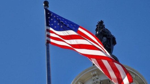Senado de Estados Unidos trabajará el fin de semana para intentar poner fin al cierre del gobierno