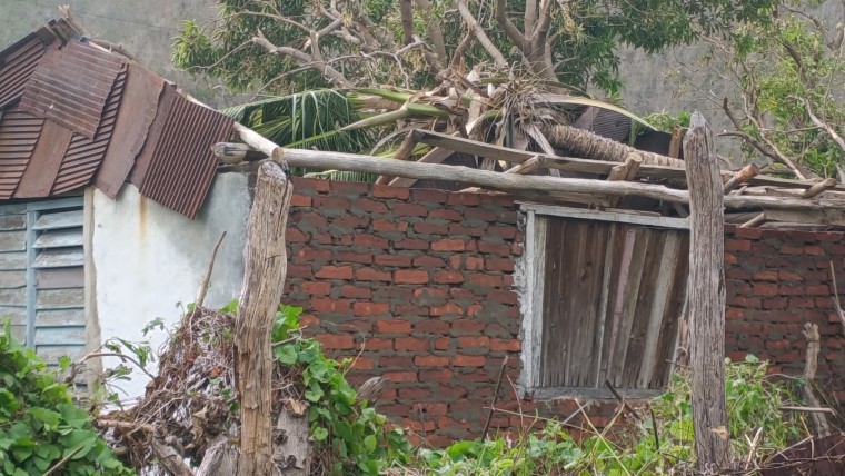 Más de 1300 derrumbes totales de viviendas tras el paso del huracán Melissa por Cuba
