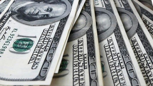 Buenas noticias: ¿Quiénes comenzaron a recibir los cheques de 2000 dólares anunciados por Trump?