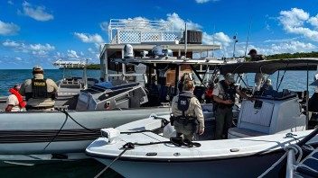 Redada sorpresa en los Cayos de Florida deja 12 detenidos, incluidos varios cubanos