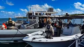 Redada sorpresa en los Cayos de Florida deja 12 detenidos, incluidos varios cubanos