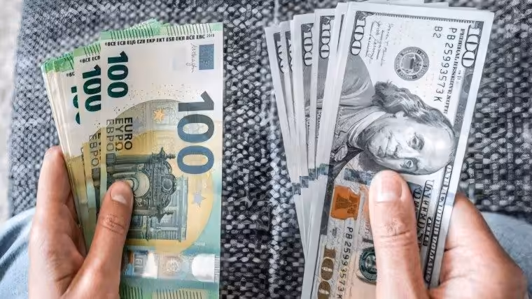 ¿Cómo amanece el dólar y el euro hoy martes en el mercado informal en Cuba?