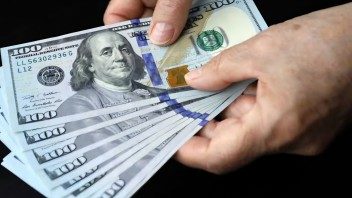 Sigue bajando aceleradamente el precio del dólar y el euro según la tasa de cambio de El Toque hoy en Cuba