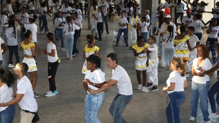 Cuba implanta un nuevo récord mundial al bailar casino durante más de quince minutos