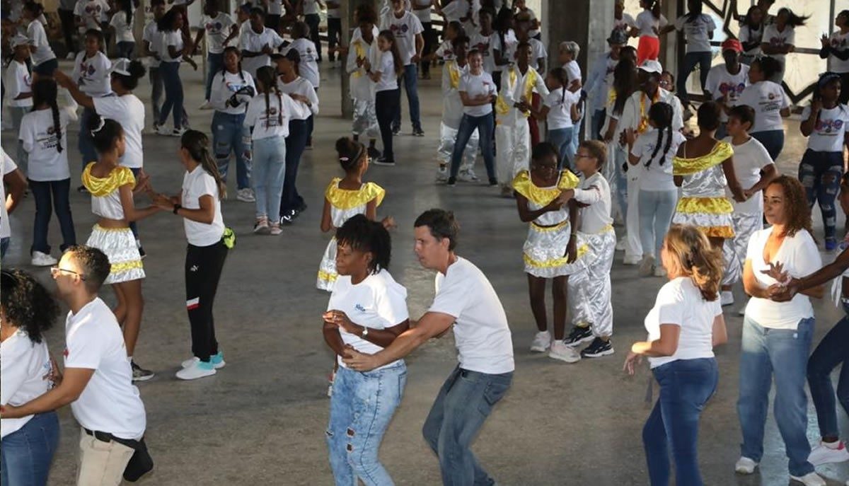Cuba implanta un nuevo récord mundial al bailar casino durante más de quince minutos