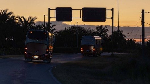 Cuba quiere más turismo… pero no puede mover a sus empleados