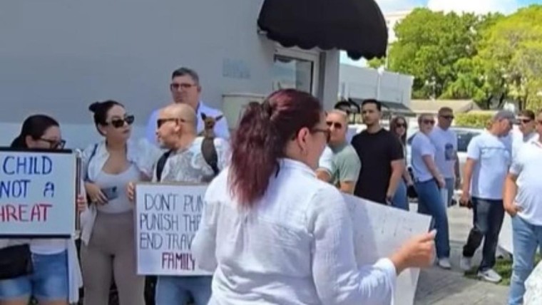 protestas travel ban miami