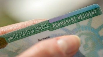 green card cubanos miami