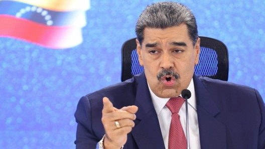 Acusan a un soldado de ganar más de 400.000 dólares con datos internos sobre la captura de Maduro