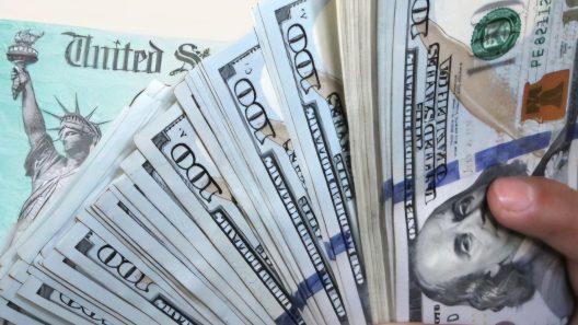 Cheque de estímulo de 2000 dólares en 2026: Esto es lo que se puede esperar del pago que fue anunciado por la Casa Blanca