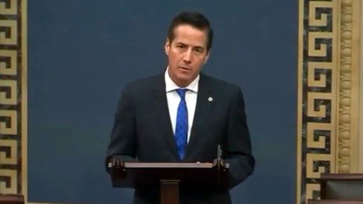 ¿Adiós a la doble ciudadanía? Senador republicano presenta polémico proyecto en Estados Unidos