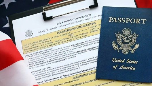 Muy malas noticias para cubanos, venezolanos y ciudadanos de otros 17 países en Estados Unidos: USCIS frena los procesos migratorios de ciudadanía y residencia