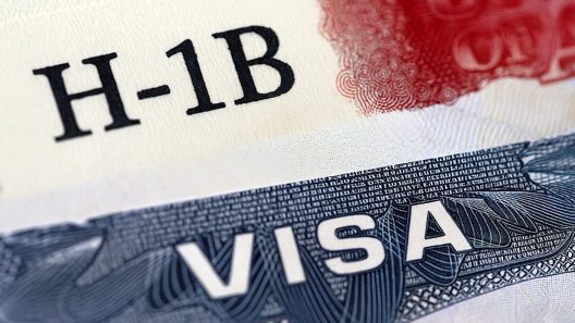 Jueza federal avala tarifa de 100 mil dólares para visas tecnológicas impulsada por Trump