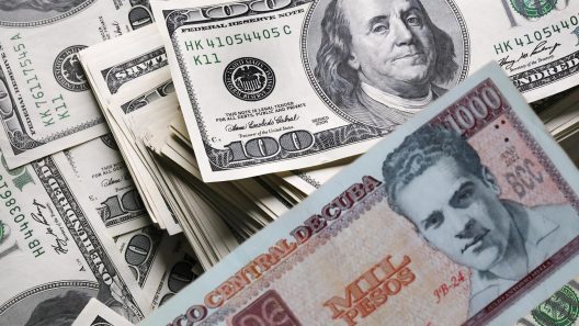 ¿Subirá aún más el dólar en Cuba? Un mes de tasa de cambio oficial del Banco Central