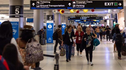 Aeropuertos de Estados Unidos alistan nuevo requisito para vuelos nacionales que afectará a inmigrantes