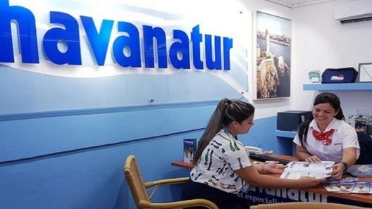 Havanatur abandona Francia en medio del desplome turístico en Cuba