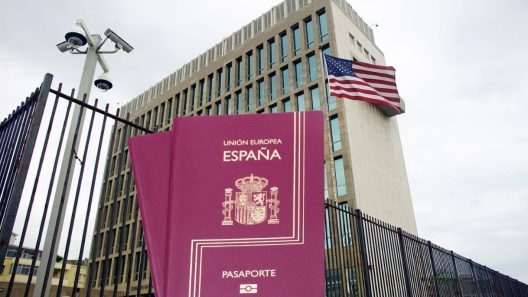 ¿Por qué algunos cubanos sí reciben visa de EE.UU.? El pasaporte español marca la diferencia
