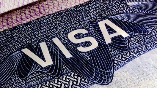 Impulsan cambios clave en visas y controles migratorios en EE. UU. por este evento clave