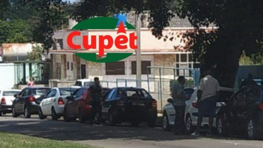 Vuelven las colas de la gasolina: temor e incertidumbre disparan la demanda en La Habana